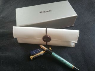 Pelikan Souveran M800 Black/green Fountain Pen – 18k Gold