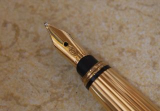 1993 Pasha de Cartier Fountain Pen in Burgundy / Gold Plated Godron cap 7