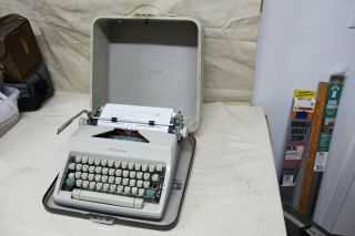 1965 Olympia Model Sm9 Portable Typewriter With Case