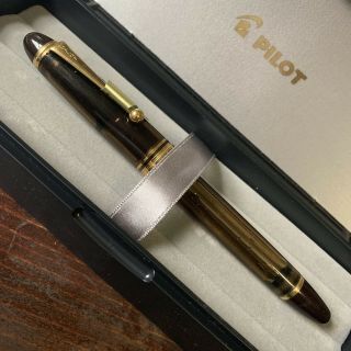 Pilot Custom 823 15 Large F (fine) Nib 14kt Amber (brown) Fountain Pen
