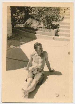 Shirtless Physique Young Man Barefoot In Cut Off Shorts Vtg 60 