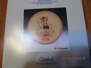 Hummel Annual Plate 1988 In Bas Relief " Little Goat Herder " Hum 284