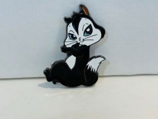 Six Flags Magic Mountain Looney Tunes Pussyfoot Cat Metal Magnet