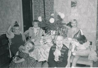 six BIRTHDAY PARTY Kids with one DOWNS SYNDROME disability girl old Photo 2