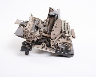 Imperial Model D Typewriter 5