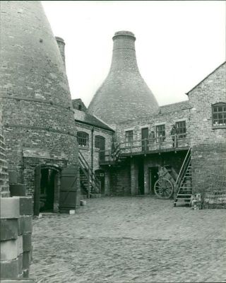 Gladstone Pottery Museum,  Stoke - On - Trent.  - Vintage Photo