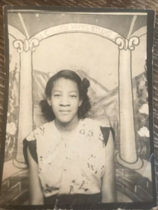 Vintage Arcade Photos.  African American Women.  1940s Black&white Photograph 5