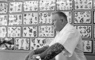 Nieh Negative,  Tattoo Artist,  Lee Roy Minugh,  The Pike,  L.  A. ,  1960s,  N304090