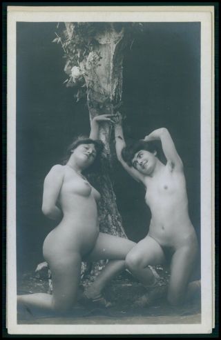 French Full Nude Woman Lesbian Kneeling Early 1900s Photo Postcard