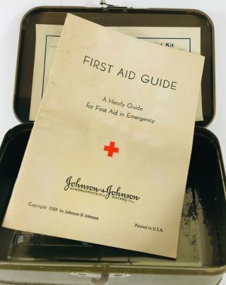 Vintage Boy Scouts of America First Aid Kit & 1939 Guide Johnson & Johnson Tin 4