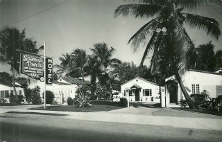 Spanish Courts Motel,  Rppc,  Unposted,  Riviera Beach,  Florida
