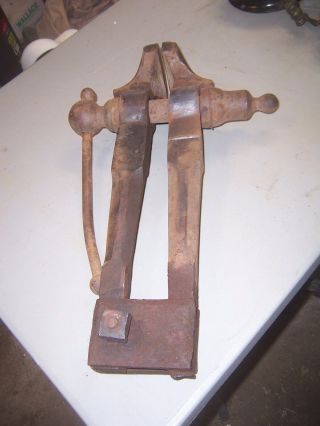 Antique Vtg Blacksmith Post Vise Tool 4.  5 " Jaw,  6 " Opening 40 Pounds