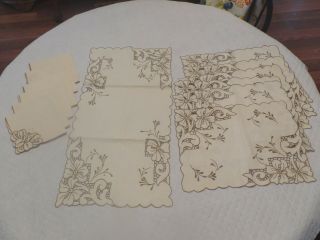 Vintage Embroidered & Cut Work Table Linens Set Runner 6 Placemats & 6 Napkins