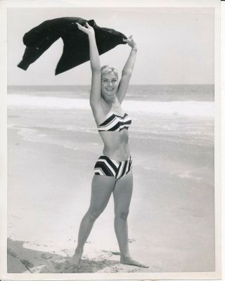 Joanne Woodward 1958 Sexy Bikini 7 X 9 Cheesecake Press Photo