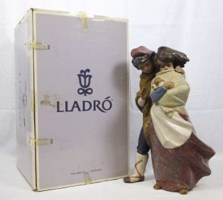 Lladro Figurine 1279 Facing The Wind Gres Boy Girl Dog W/orig Box Juan Huerta