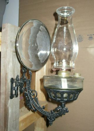 Antique Cast Iron Wall Mount Pivot Bracket Oil Lamp W/mercury Reflector (51b1)