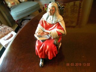Royal Doulton The Judge Figurine Hn 2443 - England
