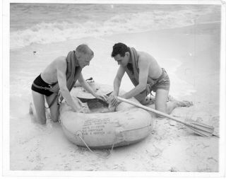 Assembling Life Raft Instruction,  1942,  World War Ii,  American Military,  Gay Int