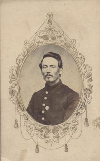 Cdv Portrait Of Civil War Soldier In Uniform W/ Ornate Border