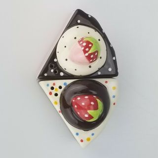 Vintage Salt And Pepper Shakers Decorated Cake Pie Slices W/strawberries