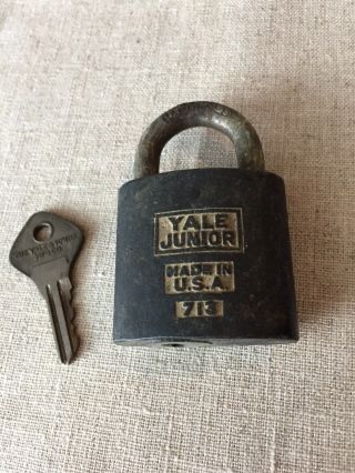 Vintage Yale & Towne Mfg.  Yale Junior Padlock 713 W/ Key
