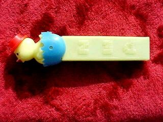 Vintage Pez - No Feet - Baby Chick Hatching In An Egg With Top Hat - Rare