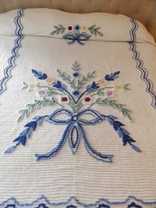 Lovely Vintage Chenille Bedspread Floral Bouquet 90 X 100 Near