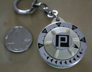 Memo Park Vintage Swiss Made Parking 60 Minute Timer Cream Fob Keychain 33092
