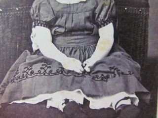 1860 ' s Champaign Illinois posed post mortem little girl cdv photograph 2
