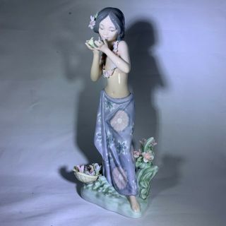 Lladro Aroma Of The Islands 1480 Spain Porcelain Figurine Sculpture Hawaiian Lai