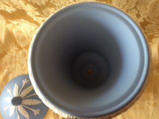 Wedgewood jasperware blue urn with lid 6