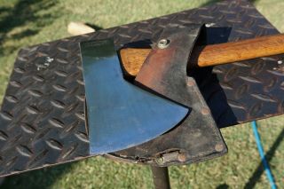 VINTAGE COLLINS 2 - 1/4 LBS BOYS AXE,  HUDSON BAY PATTERN,  26  HANDLE WITH POUCH 3