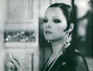 Virna Lisi In The Movie " Arabella " - Vintage Photo