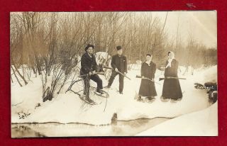 1911 Rppc Men & Women In Snowshoes With Hunting Rifles In The Snow
