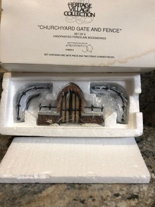 Dept 56 Dickens Village 5806 - 8 Churchyard Gate And Fence Set Of 3 58068