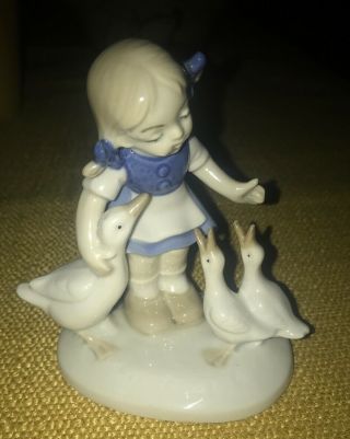 Lladro Little Girl Hugging Momma Duck With Two Babies