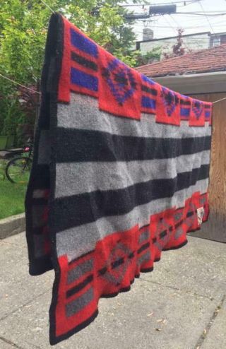 Classic Vintage Pendleton Beaver State Native Pattern Wool Throw / Blanket Worn