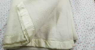 Vintage Creamy White Waffle Weave Acrylic Blanket Satin Binding Full size 72X99 2