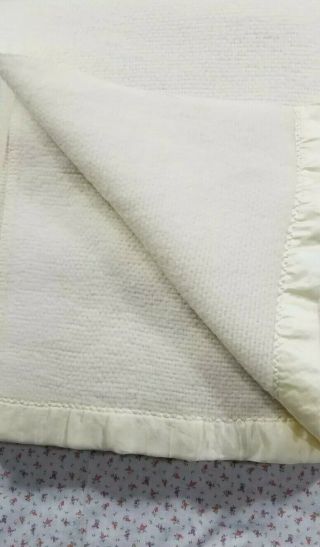 Vintage Creamy White Waffle Weave Acrylic Blanket Satin Binding Full size 72X99 7