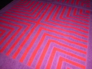 Pr Vtg Ysl Yves Saint Laurent Fieldcrest Bath Towels Purple Red Geometric Design