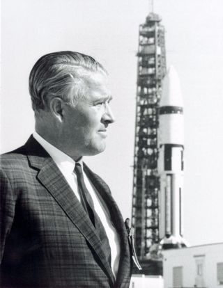 Dr.  Wernher Von Braun Standing In Front Of Saturn 1b Launch - Cape Canaveral Ksc