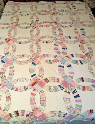 Vintage 30s Wedding Ring Feed Sack Fabric Cutter Quilt 79” X 69” Hand Quilted