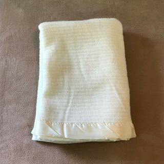 Vintage White Acrylic Blanket W White Satin Binding 64 " X 90 " Union Made In Usa