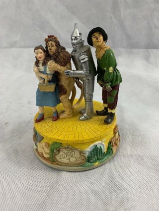 Wizard Of Oz Music Box,  Plays " We 