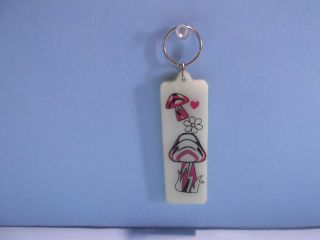 Old & Unique Collectible Key Chain 3.  5 " In Resin Mushrooms Glow In The Dark