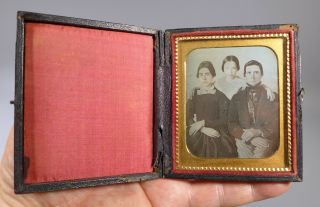 FINE ANTIQUE CASED DAGUERREOTYPE EARLY PHOTOGRAPH FAMILY GROUP 3