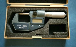 Mitutoyo Digital Micrometer 0 - 1 " & Case.  00005 " /.  001mm
