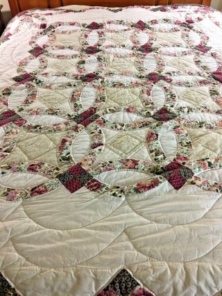 Vintage Hand Quilted Floral Double Wedding Ring Quilt 67 " X 83 "