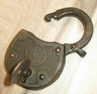 Yale Oval Brass Pad Lock With Barrel Key,  Vintage,  Antq,  Old Steampunk Re - Purpose