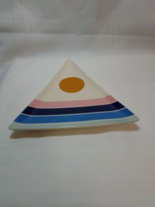 TRIANGLE PLATE - COLLECTIBLE - JONATHAN ADLER - NOW HOUSE - DOT AND STRIPES 2